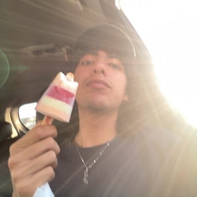josholgui's profile picture. poliedrica, intentando vivir en expresión