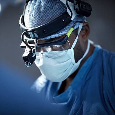physician / surgical oncologist متعلم على سبيل النجاة في عصر التفاهة / إقرأ وتعلم ثم ناقش وتكلم