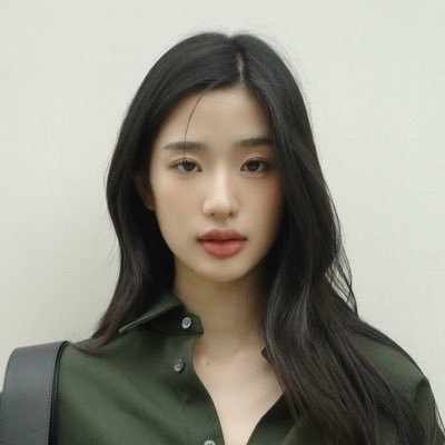 loud, chaotic, dangerously online. built on k-pop, caffeine, and collapse. zero impulse control, filo-thai core. not a riddle — just wreckage. tweets may bite.