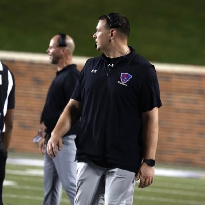 Doulos | OLine/Run Game Coordinator @MidwayFB #5asONE |“I know who I am. I know who I serve. I know where I’m going.” - Jon Randles | Col. 3:23 | #TXHSFB #THSCA