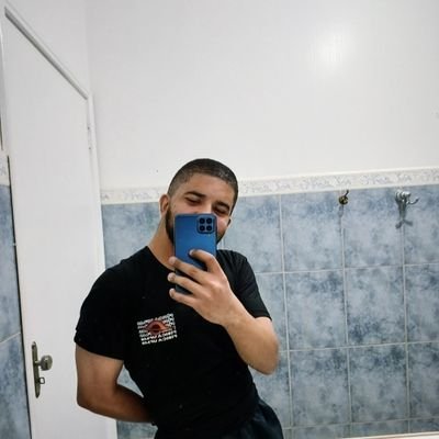 Theoretical physicist (and mathematical) undergraduate student at Unesp, Marxist-Leninist. Deserter from aeronautical engineering (boring college)