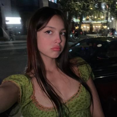 DAY2IGHT's profile picture. you are what you love 🤍. 🍉