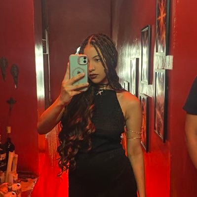 psymarrrr's profile picture. já que sou, o jeito é ser.