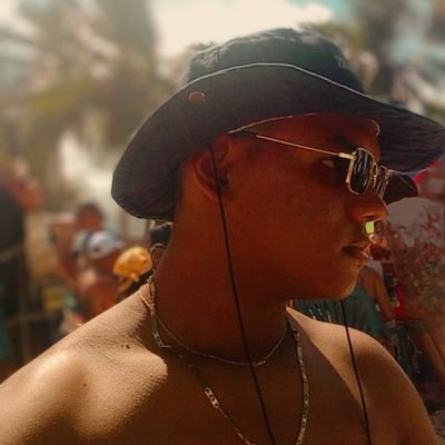 23 años, ingeniero civil,
sín aceptarle guebonadas raras a nadie
