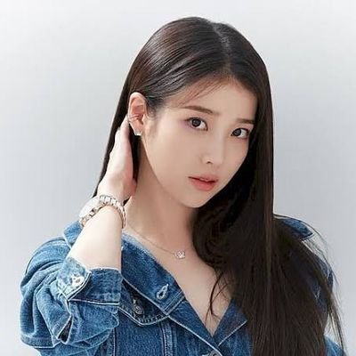 • Hidup santai, Suka Jajan, musik, dan rebahan • • Bekerja dengan kata, berpikir dengan hati •