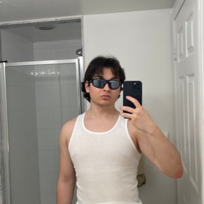 whyesag's profile picture. streaming on twitch