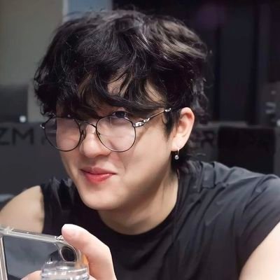 inotniel's profile picture. it hurts right now, but it won't forever ☆ | lendo buddie no ao3 | 21y |