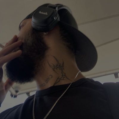 Baba_Vampy's profile picture. FTM 🏳️‍⚧️ bi || 23 || MDNI‼️ you would LOVE my only fans 🤭