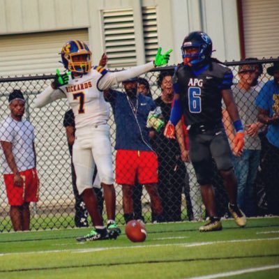 WR/ATH x @rickardsfb3013 ||Class of 2027||5’10 160||https://t.co/5onfON3yGv|| Head coach: 850 597 1818|| 3.4 gpa ||40 yard dash 4.48| 4 🅾️’s