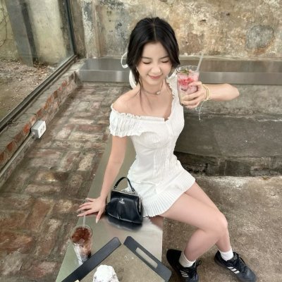 fog_frida's profile picture. incoming transmission.