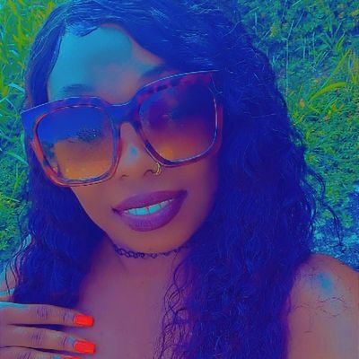 I was born underwater with 3 dollars and 6 dimes. 30, Libra. Forever Love. 👑✨️🤍