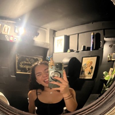 valeriacartagg's profile picture. 