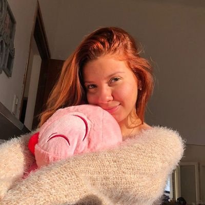 bê.
uma leonina, destrambelhada, paranoica e levemente doida vivendo o sonho de ser medgata na Argentina ✨