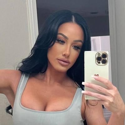 Boobs1039883's profile picture. 