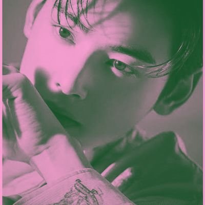 juniblessme's profile picture. 'A prodigy with a passion for perfection.'

s-word : @.pickmemakji