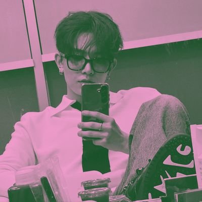 isi akunnya yapping mulu, kadang rt GA, bucinin heeseung juga, on 2 device (hp + laptop) yhhh