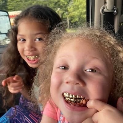 ChukwunazamOz's profile picture. Brand•The Writer📚•Growth Lead•Graphic Designer•
🔝Fan @base