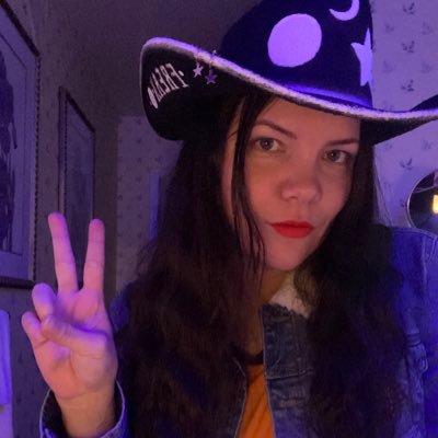 ✌🏻🤍✨🔼 Lifelong Experiencer, questioner of everything, seeker of ultimate truth