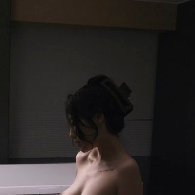 M182194877's profile picture. 美人秀