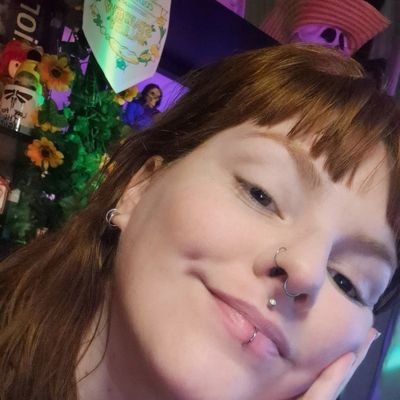 Criadora de conteúdo e streamer | Parceira Twitch | Parceira Nuuvem | Parceira CapcomBrasil | Contato via carolinepra@yahoo.com.br ou DM
