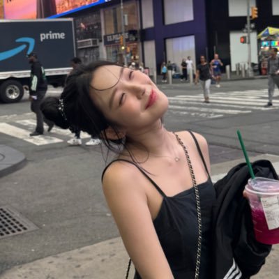 vibing as always just a guy who loves kpop kdramas & sports u of a ~ lakers ~ dodgers ~ raiders ~ chelsea ~ barca