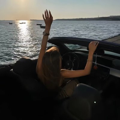Traveling makes me sober, golf makes me quiet, and my family is everything to me. 🌍⛳👨👩👧👦🚫Fake account private message🚫Cryptocurrency