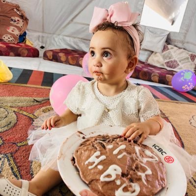iam nareman from gaza have baby zaina ! we live under the G side 💔 support me and zaina by donate ⬇️