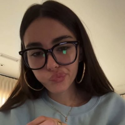 DanielleLi90879's profile picture. 