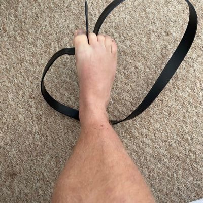 New account 💰🍆 Looking for feet worshippers and people to treat me for no reason.