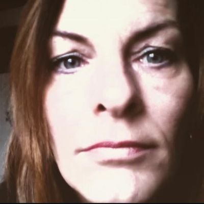 ADSlerin, Gerechtigkeits-Gen, impulsgest.Patriotin, grüner als jeder Grüne,sozialer als jeder Linke.
Inter.: Politik, Psychologie, Wahrheit
