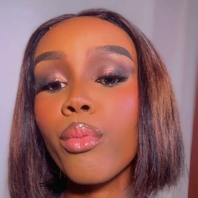 yourchioma's profile picture. God's baby| Making brands communicate clearly, connect deeply, and convert effortlessly. 
  SMM| Ghostwriter| Brand Storyteller.