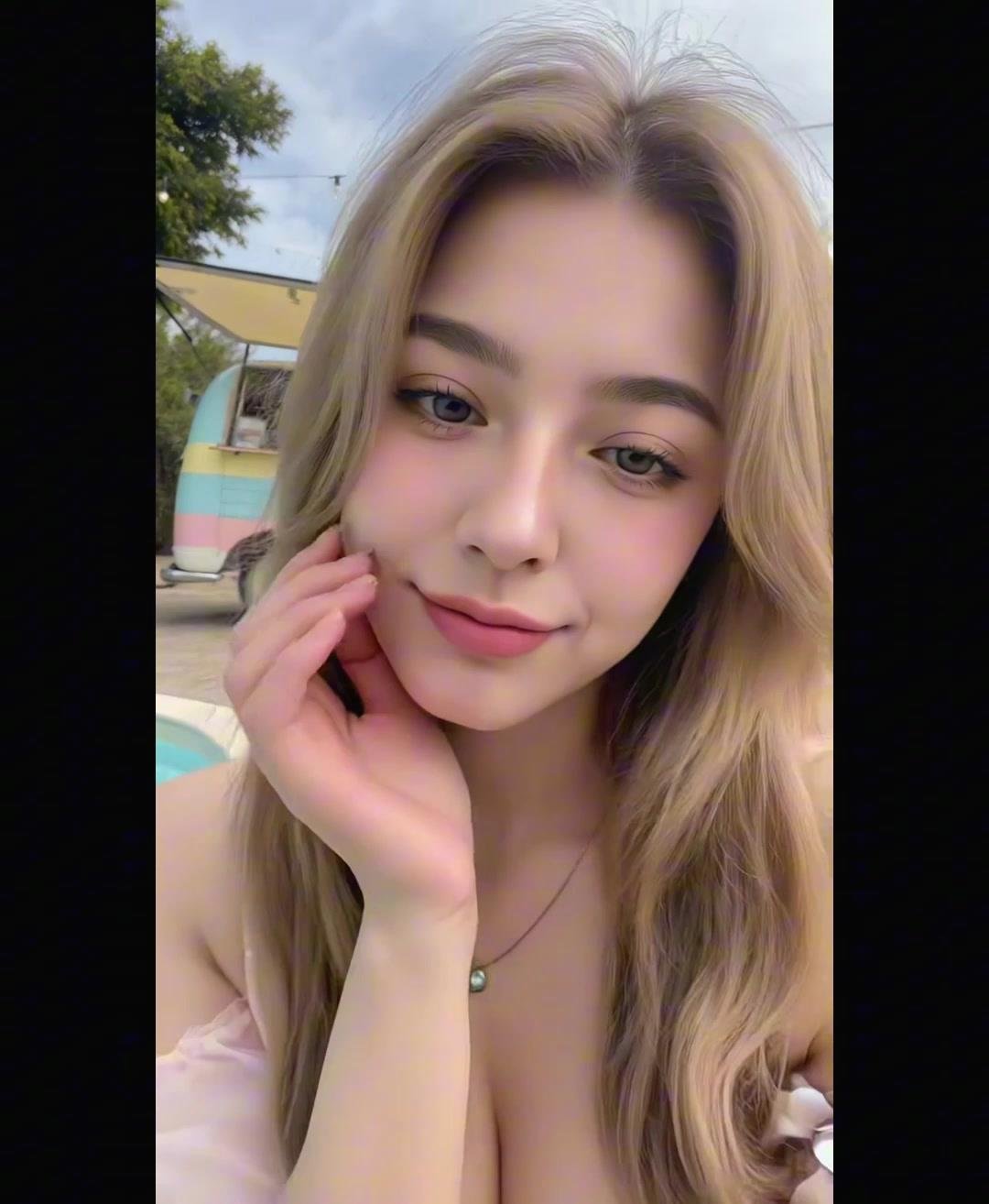 I'm a horny Australian woman, come find me to surprise you