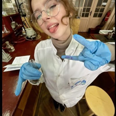 justrovve's profile picture. 👩🏻‍🔬