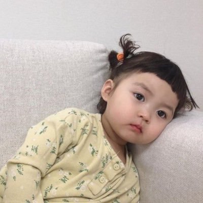 ay_writesss's profile picture. 