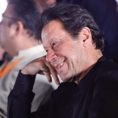 پاکستان میں صرف ایک لیڈر ہے اس کا نام ہے عمران احمد خان نیازی