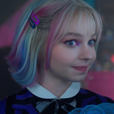 #DAENERYS: if i look back i am lost • watching oth with emilia mernes, madelyn cline, tini and ariana grande • ╰┈➤ caitlyn kiramman and jude duarte apologist ఇ