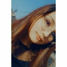 Düşünceli bir kadınım, bazen fazla düşünüp susuyorum.