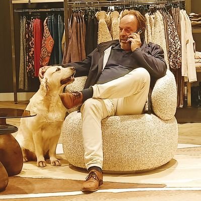 vader | echtgenoot | 3 dochters | 1 kleindochter | ondernemer | bestuurder |visionair | inspirator | vrijdenker | levensgenieter | tuinder | libertariër |