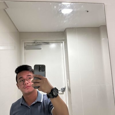 Mahilig kumain ng food | 🥯🧇🥮🍕🍔🌮🌭🍜🍝🍚🍱🥘🍛🫔🥛🥤☕️ Laging thirdwheel | smol boi |