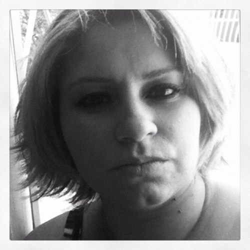 DoceAzedume's profile picture. Twitter do blog Doce Azedume! 

*Blog e twitter em construção, mas já dá pro gasto! *

No fim das contas, sou eu, @jujucrz! :)