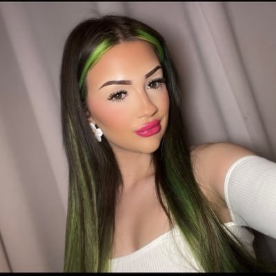 The best and filthiest onlyfans in Birmingham💙💗B up @sophlouiseuk💗 https://t.co/nhY6edXwti