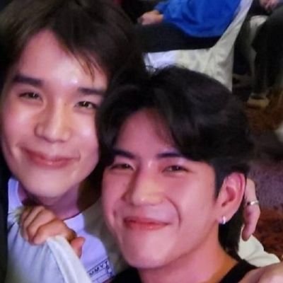 nomnom_AQ's profile picture. 不要温和的进入那个良夜