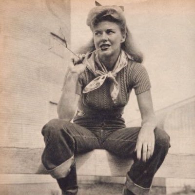 prairie_posie's profile picture. ☧ kansan. farmer’s wife & homemaker