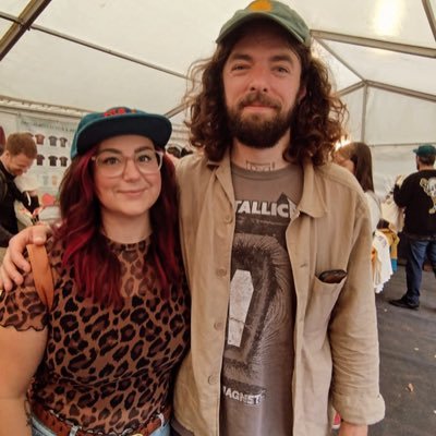 Unapologetic geek & proud feminist. Book devourer & comedy nerd. NHS worker & left-wing socialist. 🇵🇸🏳️🌈🏳️⚧️