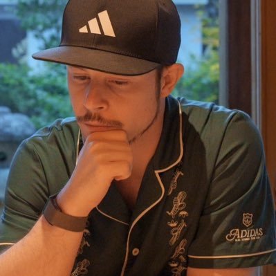 aar0naut1's profile picture. CPA ・Solo dev・Human