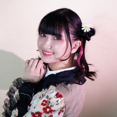 「Choka」「かんだっち」こと神立千夜歌です!お喋り大食い🇺🇸人、飛び級院卒バイリンガル、シスコン拗らせアイドルデビュー♪TOEFL/TOEIC一発満点☆鳥好き♡ @nolongeridol Daisy White 🤍 🇺🇸: @choka_en_us お仕事はnolongeridol@gmail.comへ