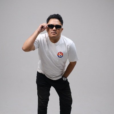 Rakhatra's profile picture. ingin fokus membahagiakan diri sendiri