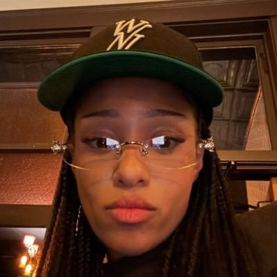 yeslahhhh's profile picture. main @digbickvibes