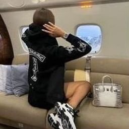 jiekief4241's profile picture. 