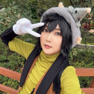 ハロウィンたのしみ‼️‼️⚠️コスプレ/仮装写真でてくるので苦手な方は注意して下さい🎞️🎮🐶💚浅瀬で楽しんでます🛟🐬🏖️
